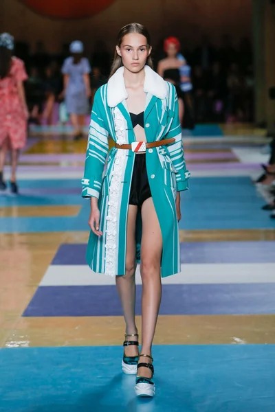Look 49